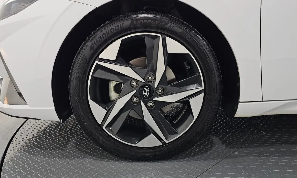 Hyundai AVANTE — фото 5