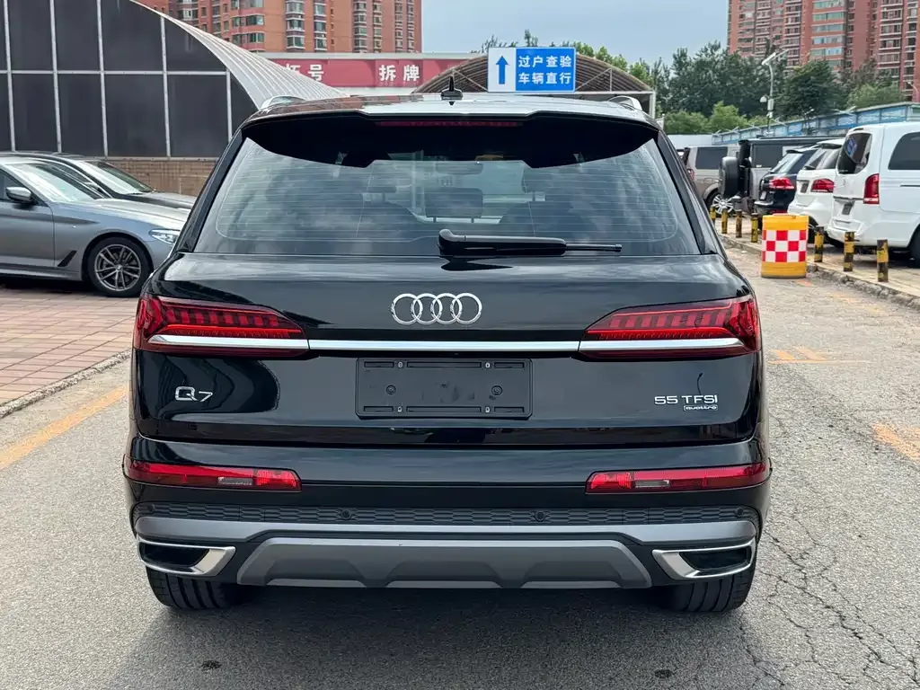 Audi Q7 — фото 5