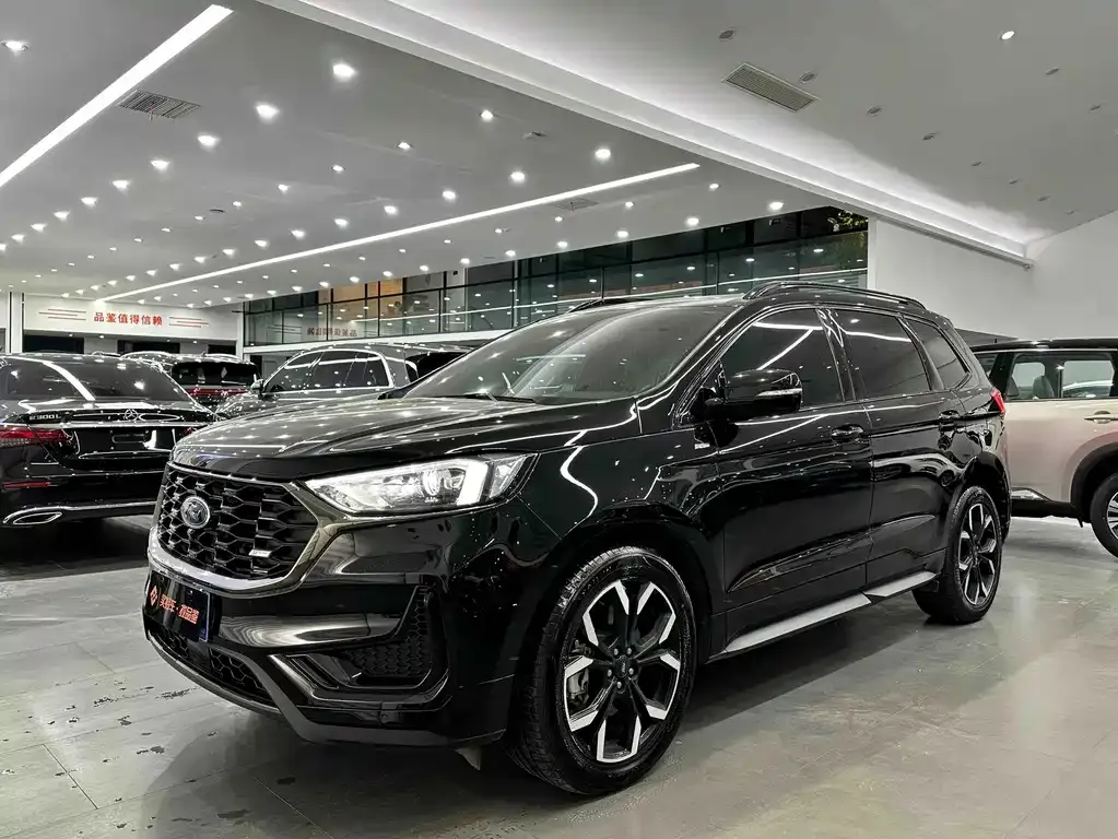 Ford Edge — фото 1