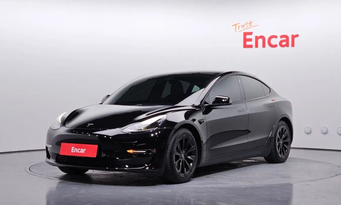 Tesla Model 3 — фото 1