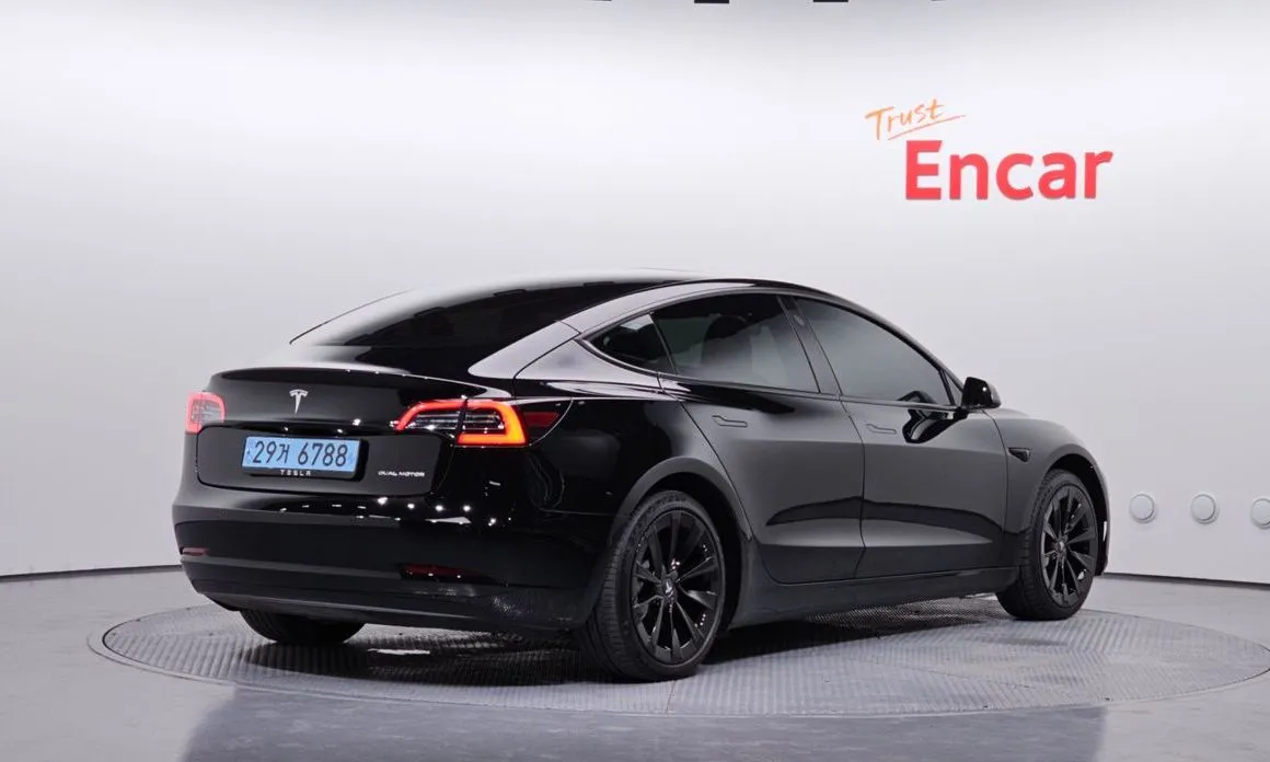 Tesla Model 3 — фото 6