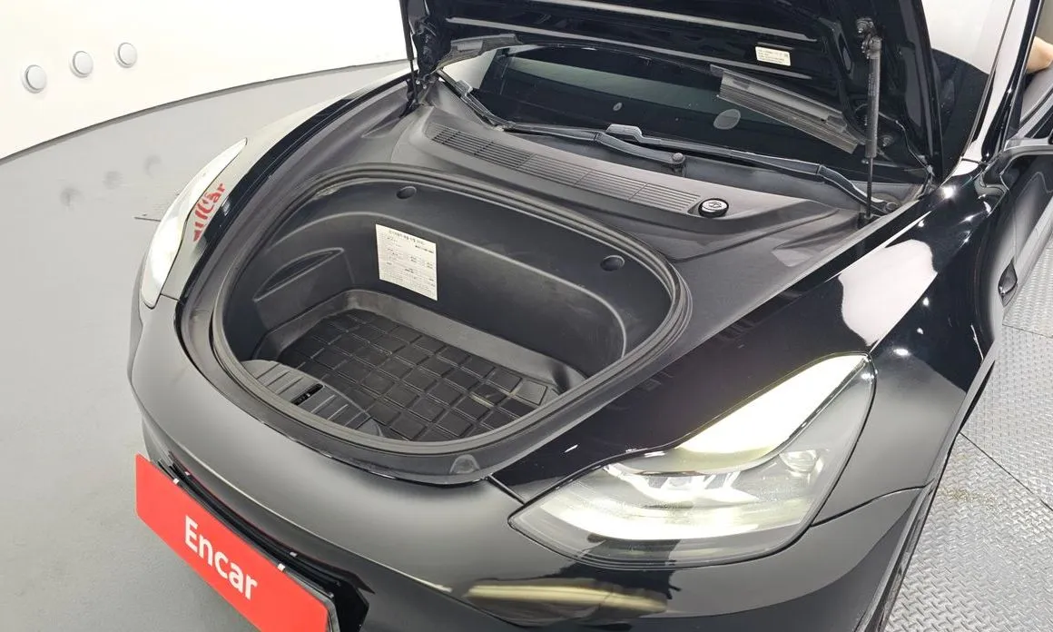 Tesla Model 3 — фото 10