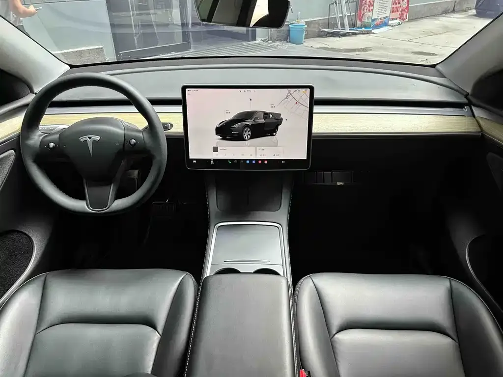 Tesla Model Y — фото 7