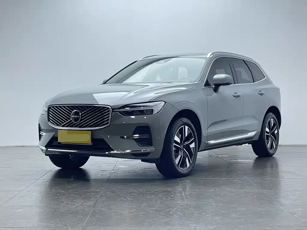 Volvo XC60 — фото 1