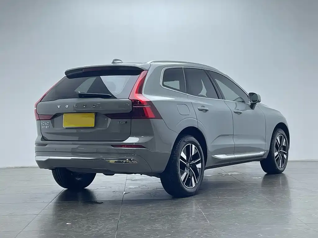 Volvo XC60 — фото 3