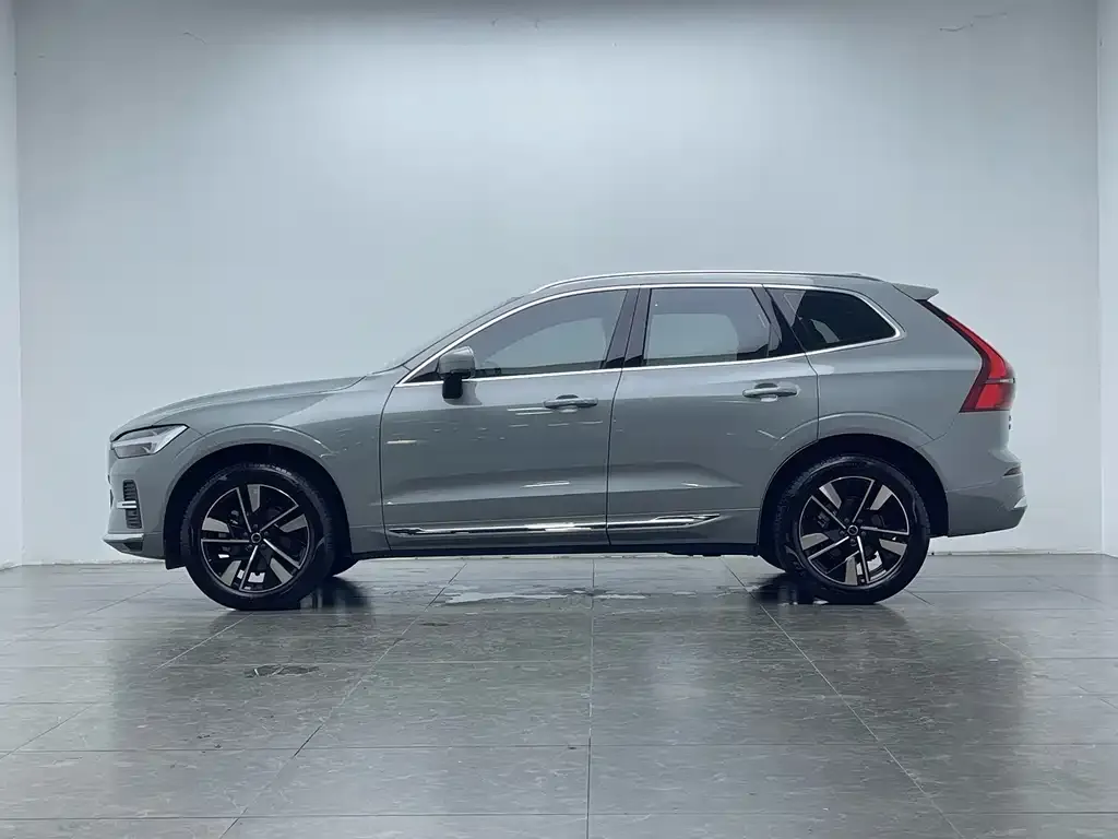 Volvo XC60 — фото 2