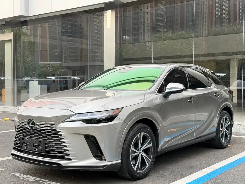 Lexus RX — фото 1