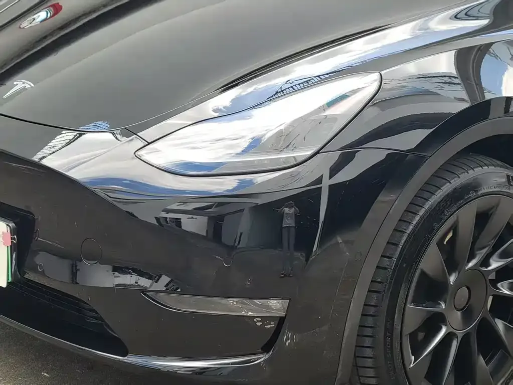 Tesla Model Y — фото 8