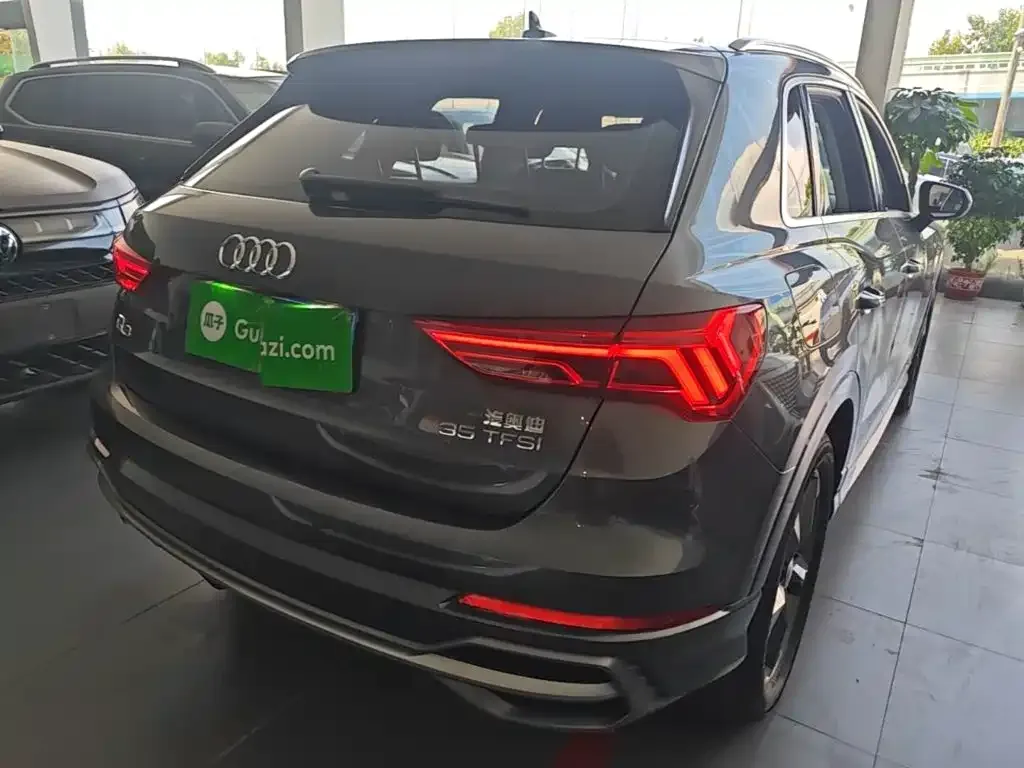 Audi Q3 — фото 10