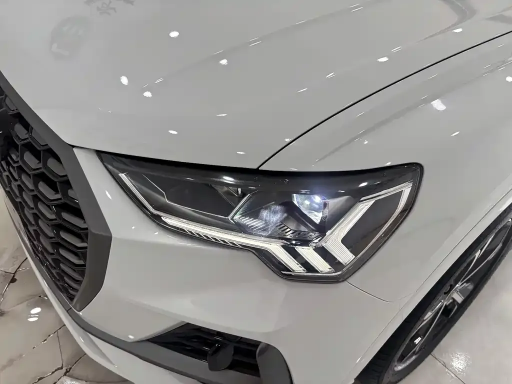 Audi Q3 Sportback — фото 9