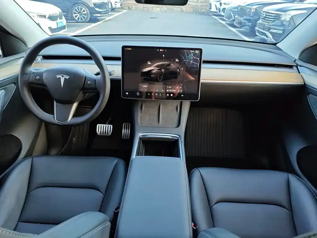 Tesla Model Y — фото 5