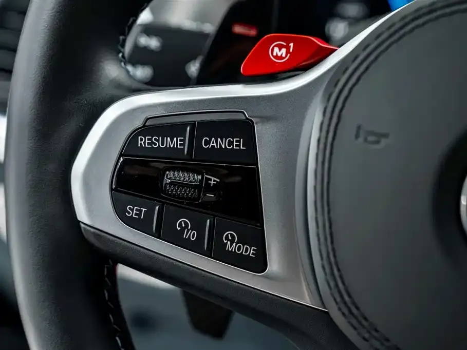 BMW XM — фото 10