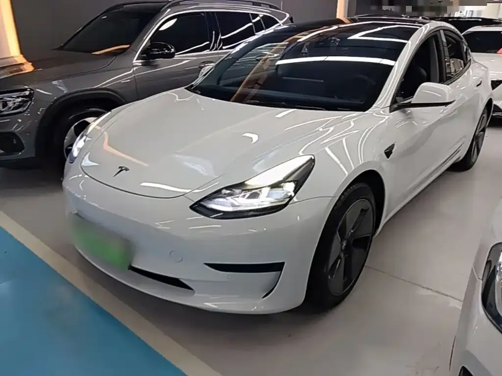 Tesla Model 3 — фото 2