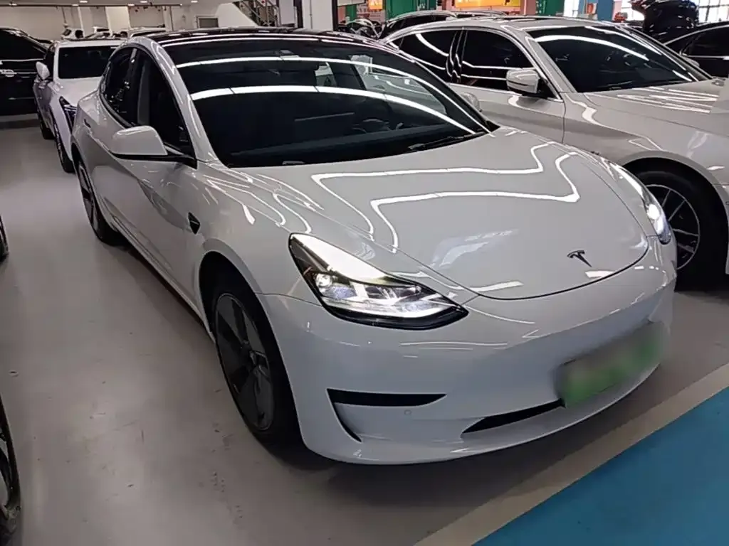 Tesla Model 3 — фото 10
