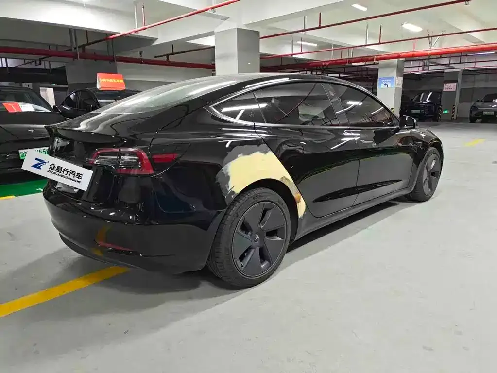 Tesla Model 3 — фото 4