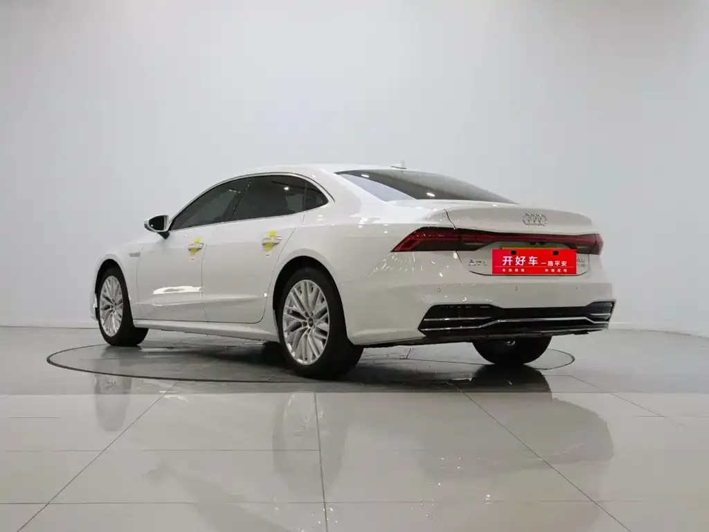 Audi A7L — фото 5