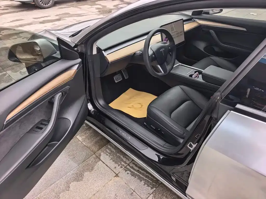 Tesla Model 3 — фото 8