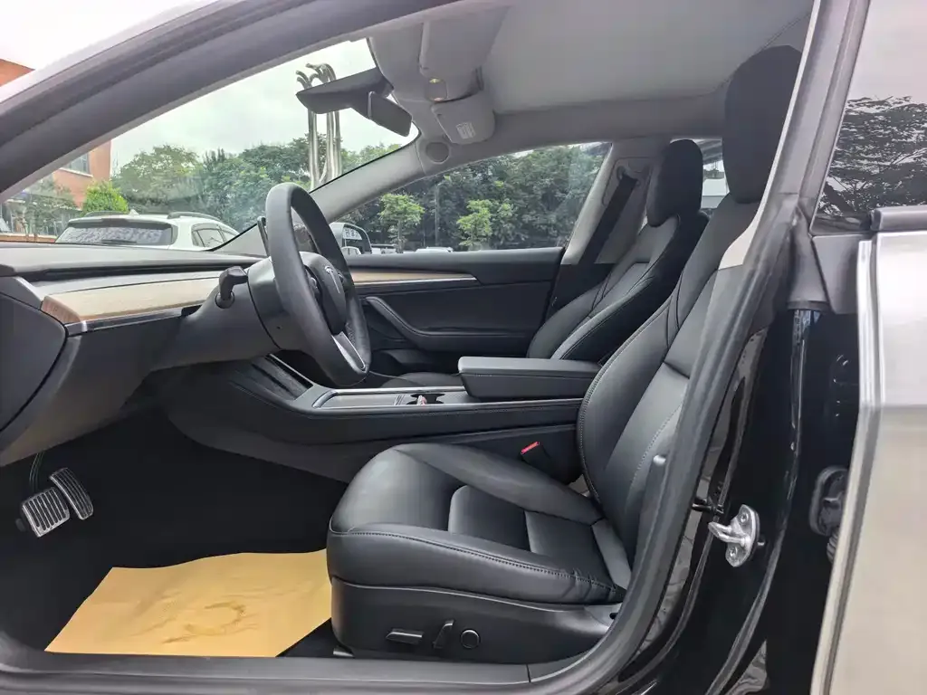 Tesla Model 3 — фото 5
