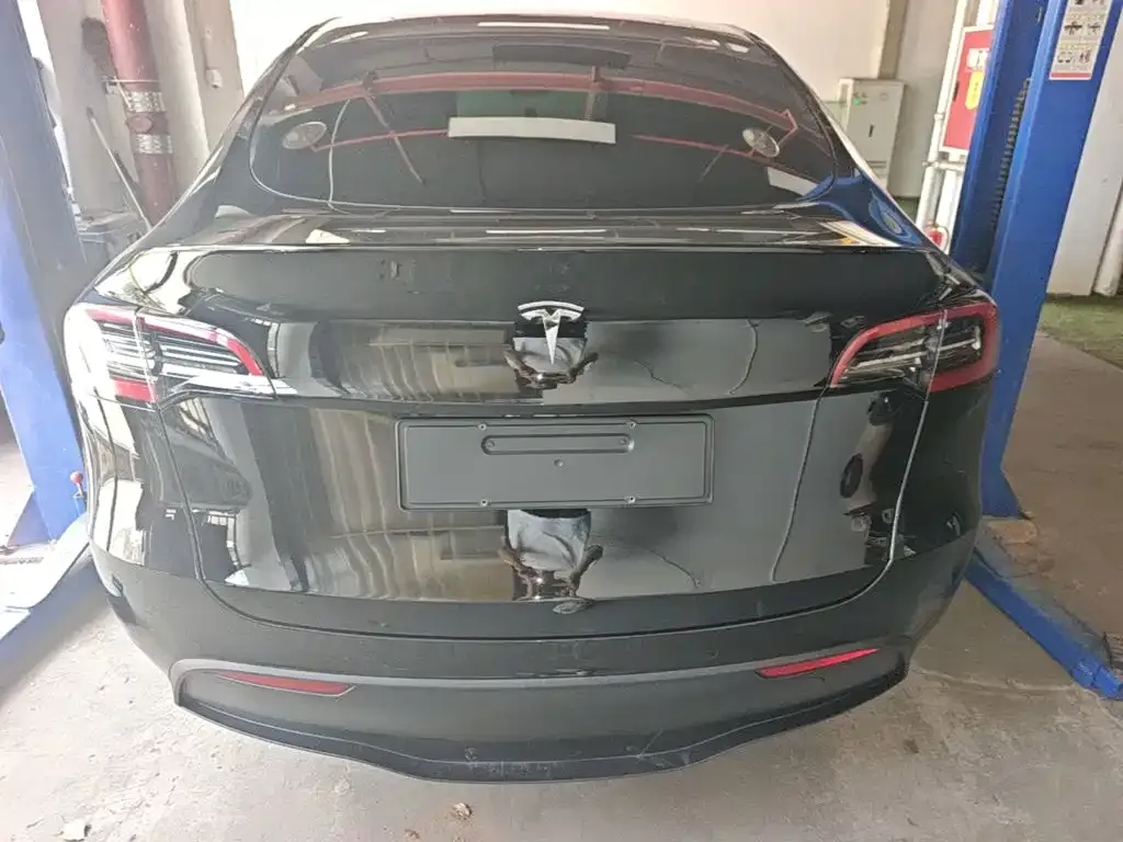 Tesla Model Y — фото 8