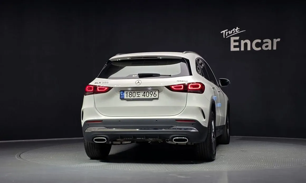 Mercedes-Benz GLA-Class — фото 7