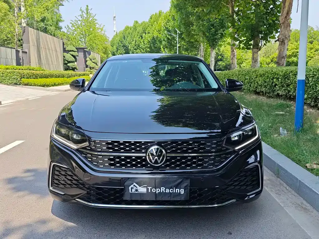 Volkswagen Passat — фото 10