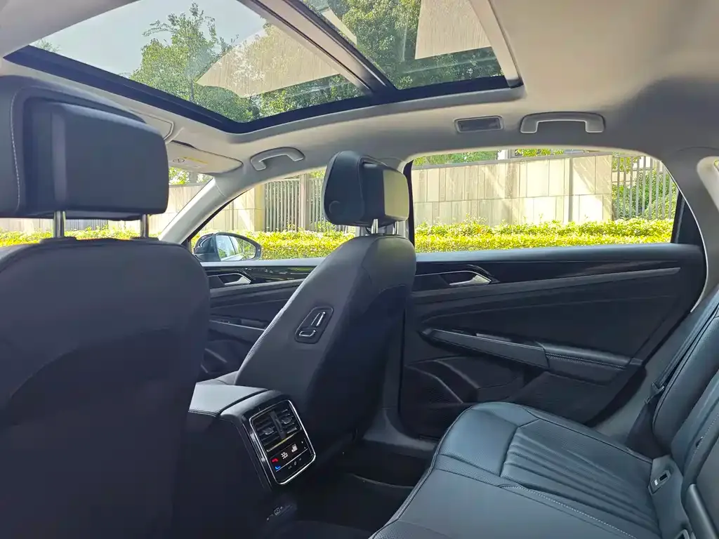 Volkswagen Passat — фото 7