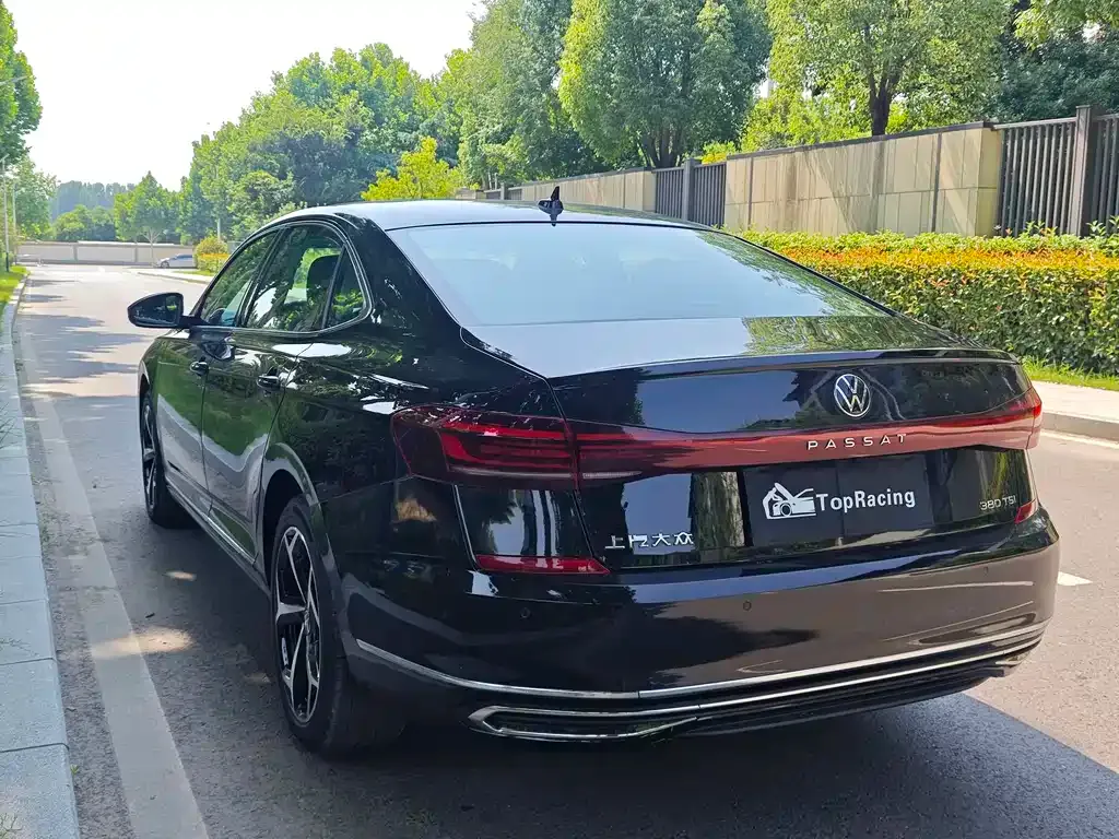 Volkswagen Passat — фото 8