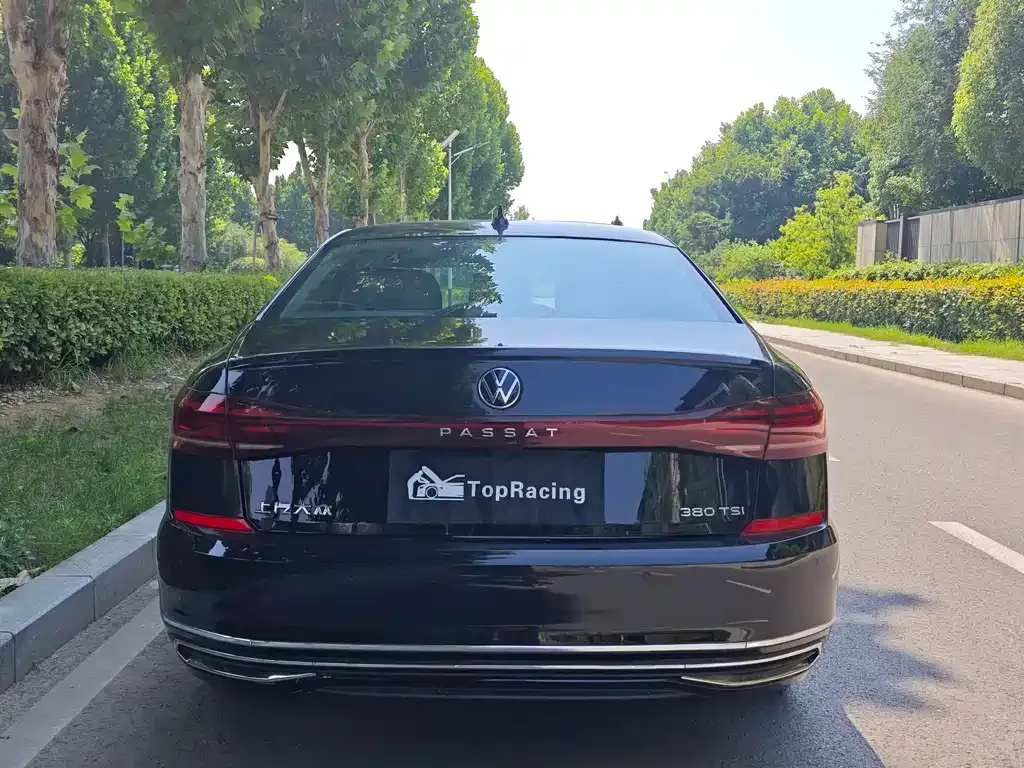 Volkswagen Passat — фото 4