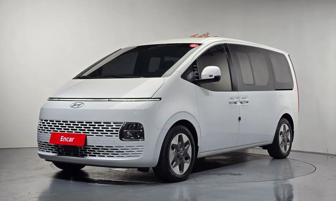 Hyundai Staria — фото 1