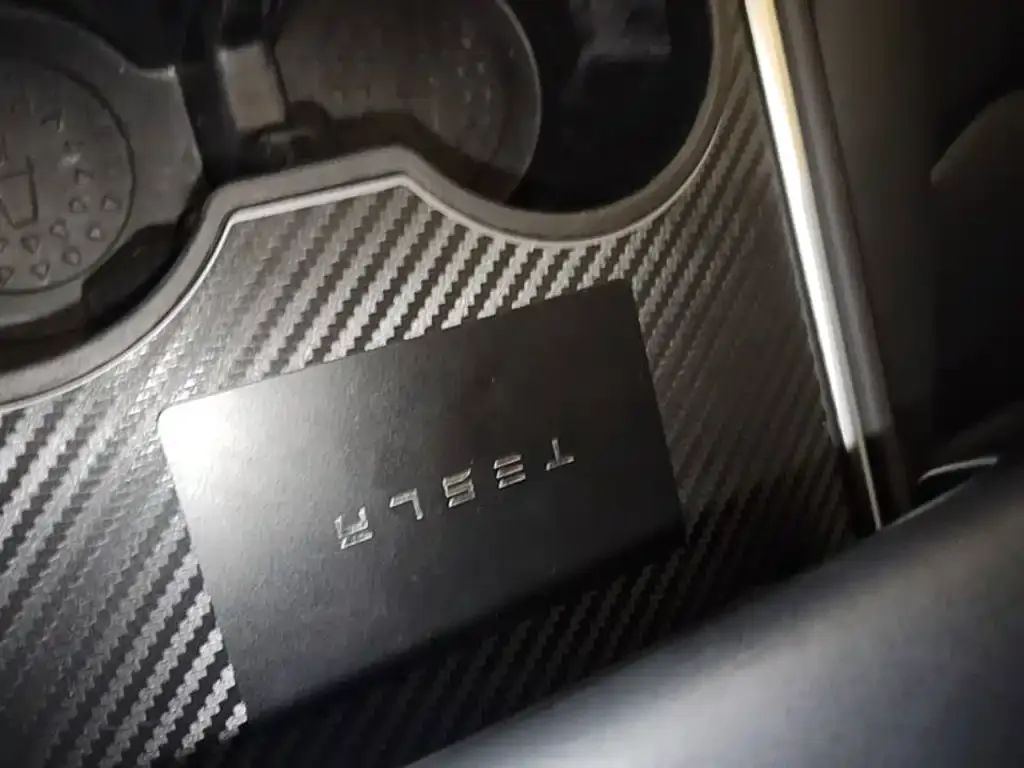 Tesla Model 3 — фото 10
