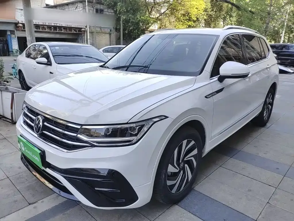 Volkswagen Tiguan L — фото 5