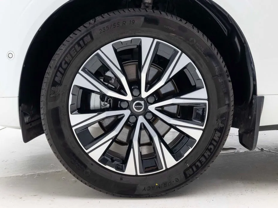 Volvo XC60 — фото 9