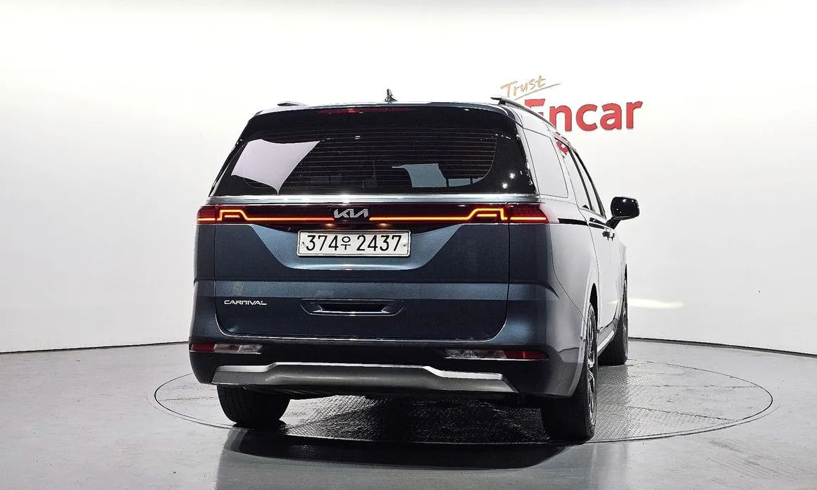 Kia Carnival — фото 10