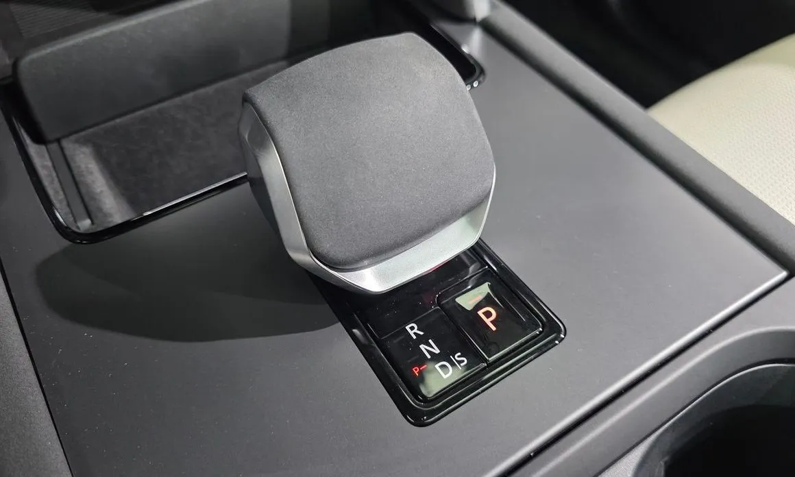 Land Rover Discovery Sport 2025 из KR, фото 2