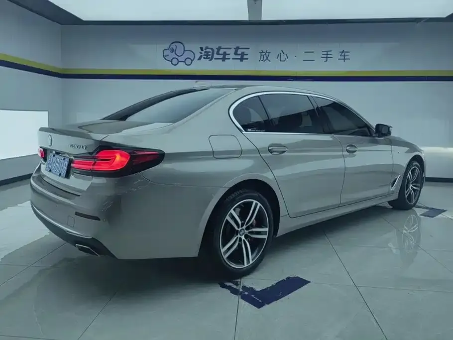 BMW 5 Series — фото 4