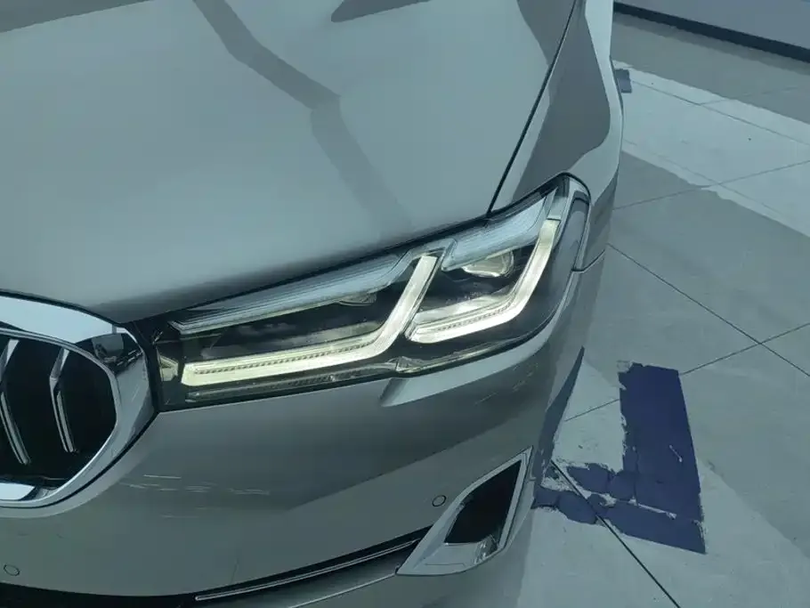 BMW 5 Series — фото 10