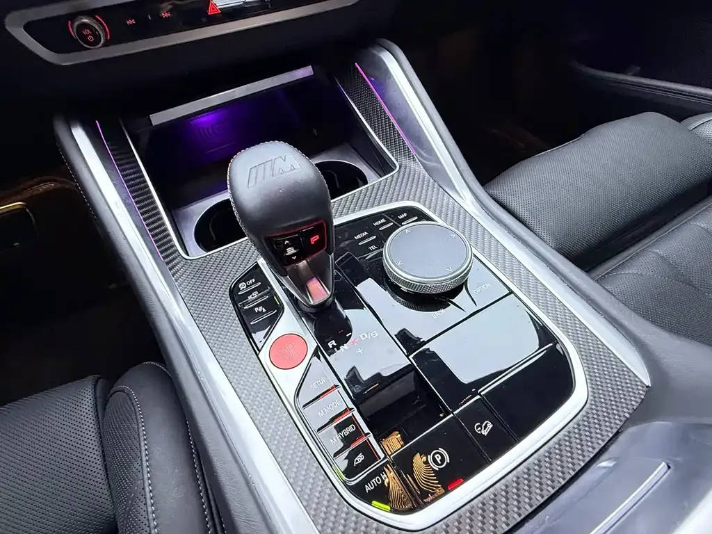 BMW XM — фото 8