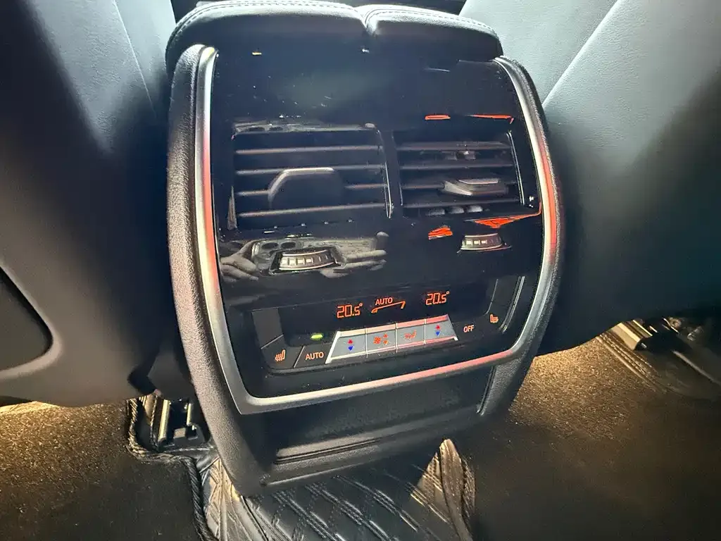 BMW XM — фото 5