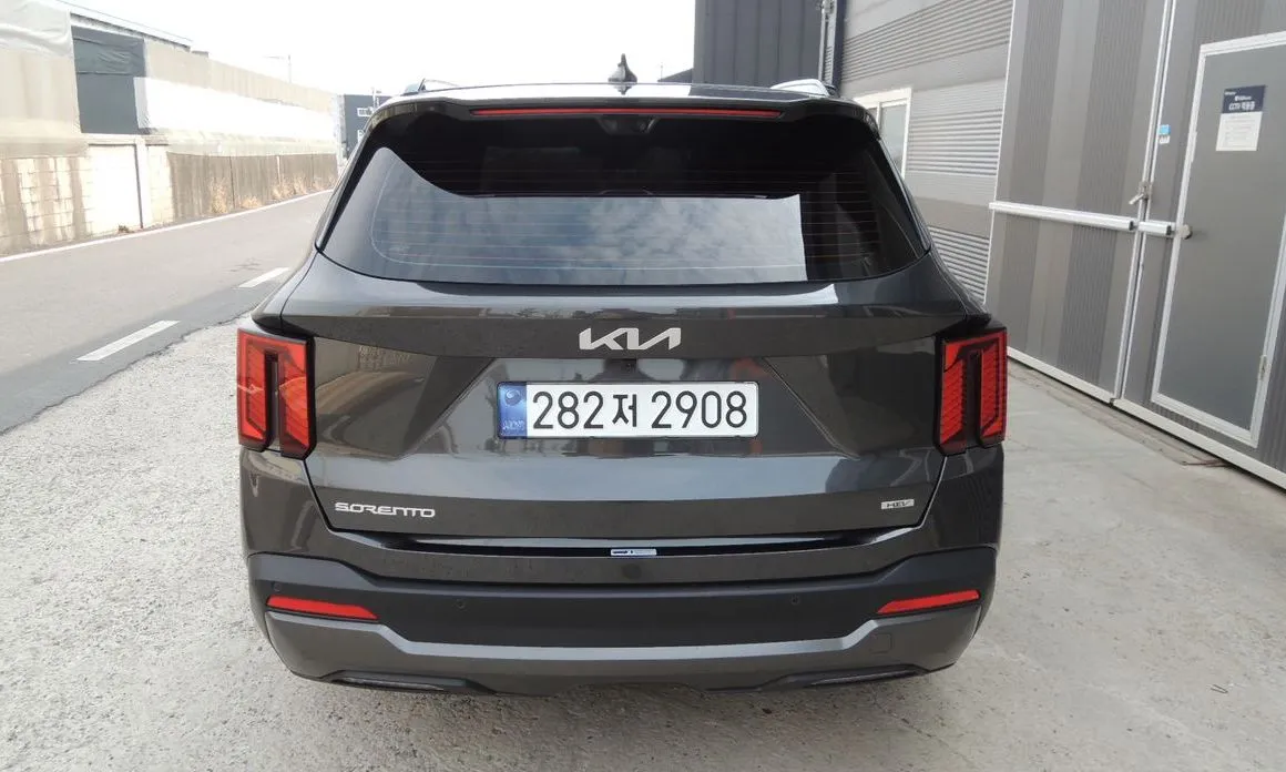 Kia Sorento — фото 7