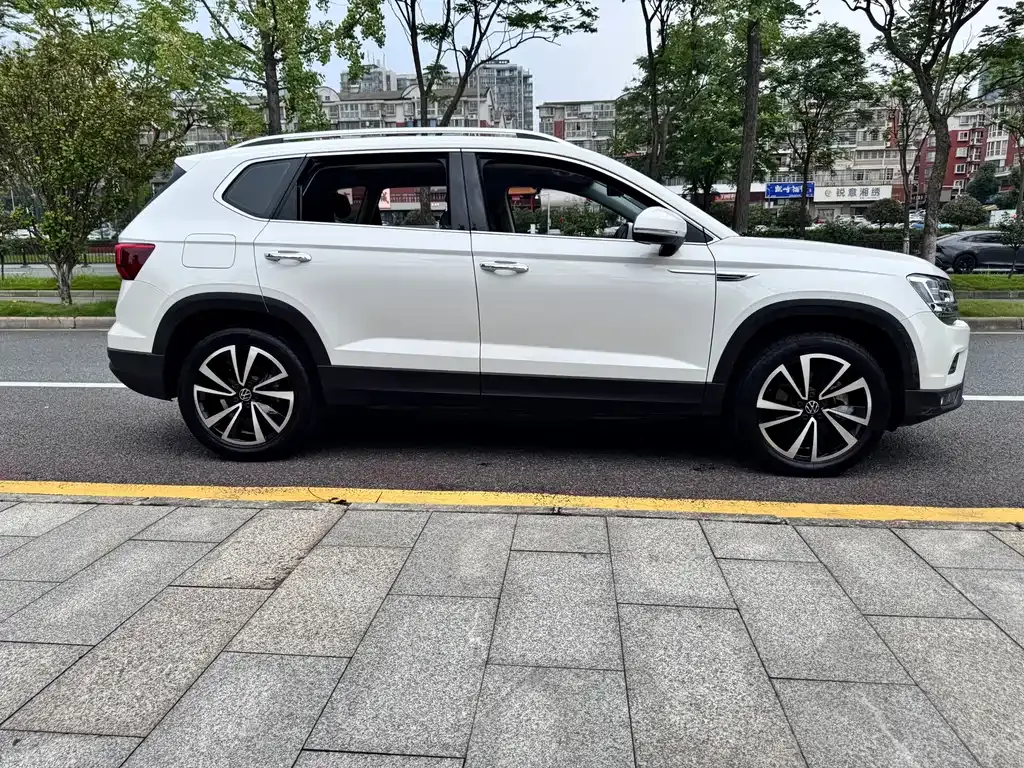 Volkswagen Tharu — фото 9