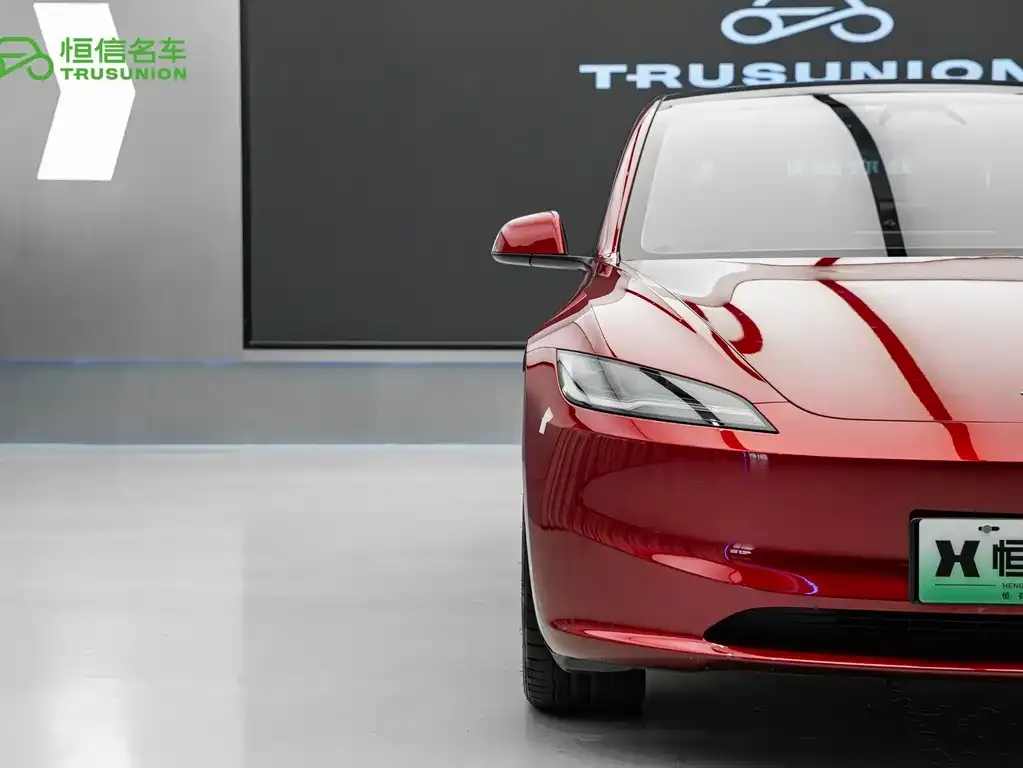Tesla Model 3 — фото 4