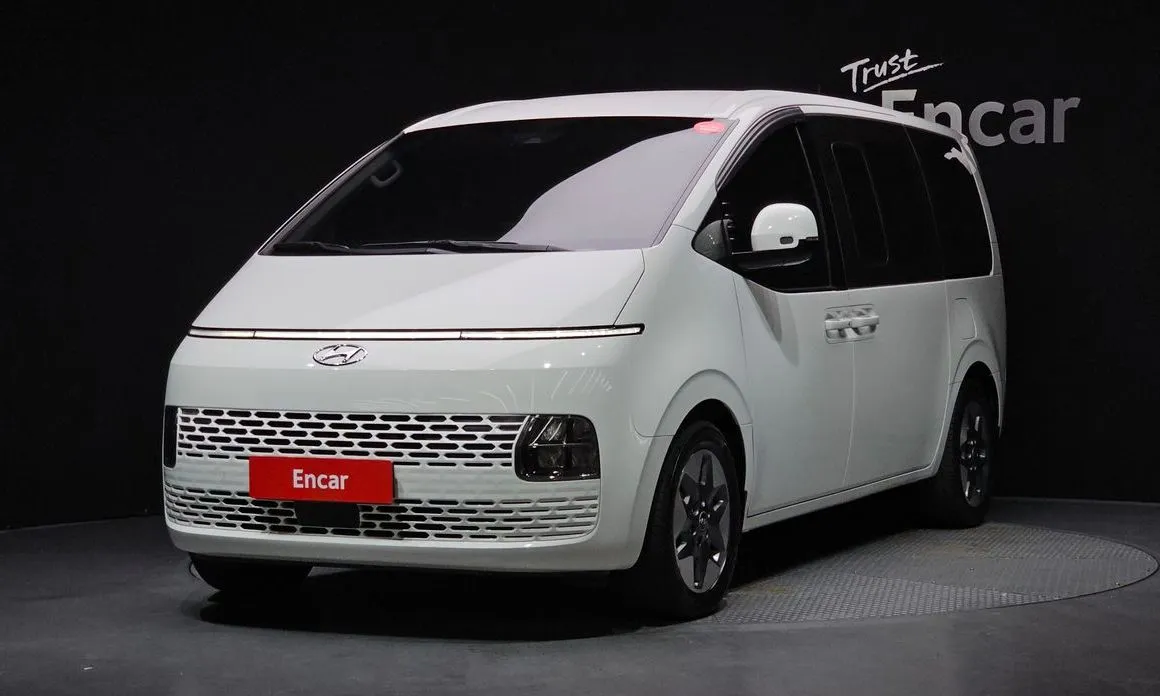 Hyundai Staria — фото 1