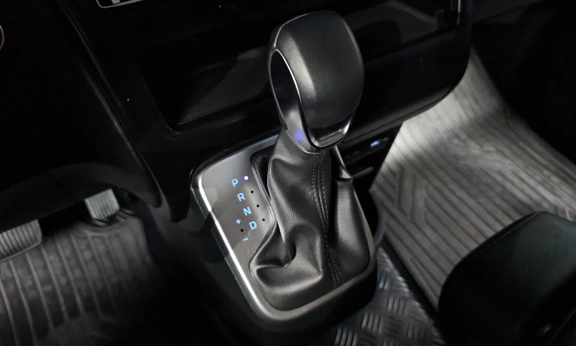 Hyundai Staria — фото 2
