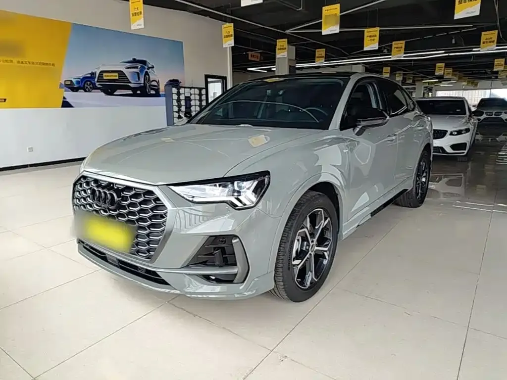 Audi Q3 Sportback — фото 1