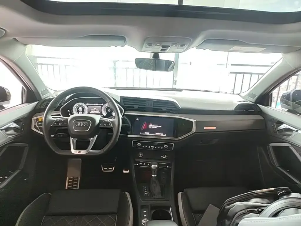 Audi Q3 Sportback — фото 10