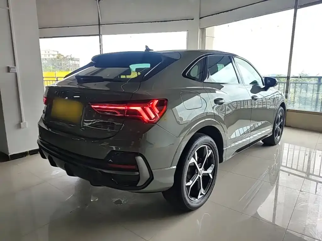 Audi Q3 Sportback — фото 6