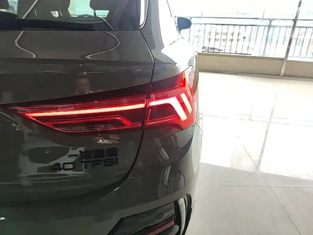 Audi Q3 Sportback — фото 2