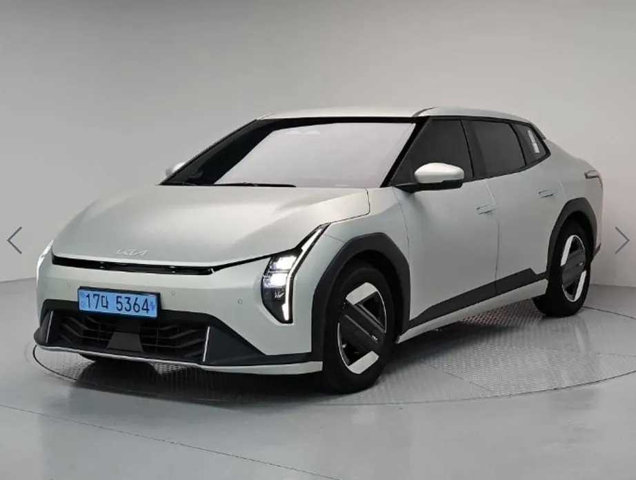 Kia EV4 Long Range 2WD 1