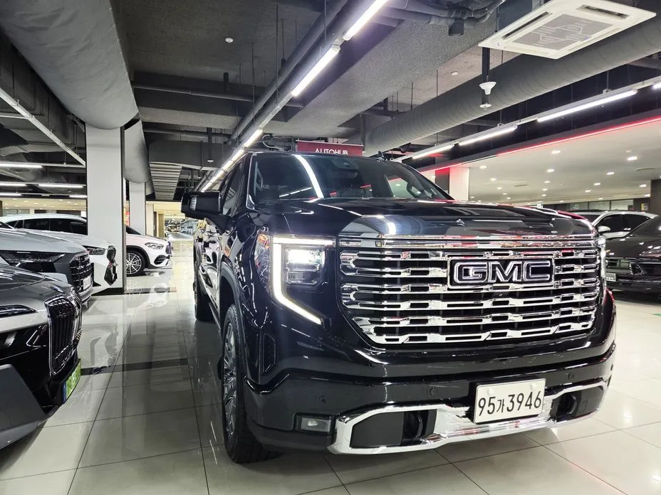 GMC Sierra — фото 1
