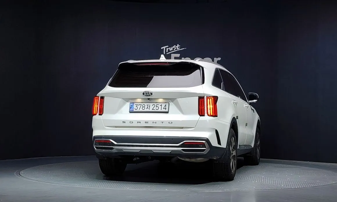 Kia Sorento — фото 6